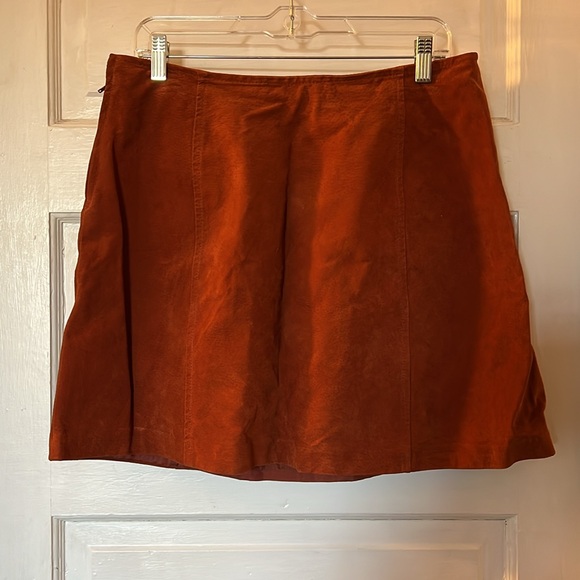 Kathy Ireland Sportswear Genuine Leather Skirt GUC - Picture 4 of 9